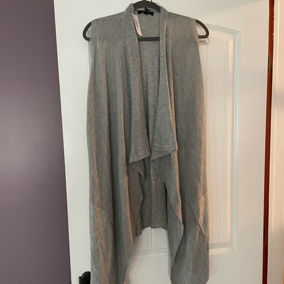 Sleeveless open cardigan - Picture 2 of 2